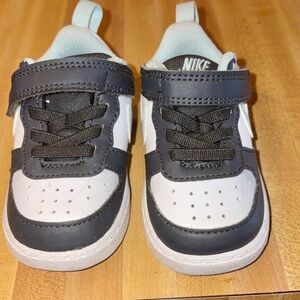 Nike Baby/Toddler Black and White Velcro Sneakers